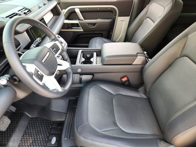 Used 2024 Land Rover Defender 90 X-Dynamic SE image 13