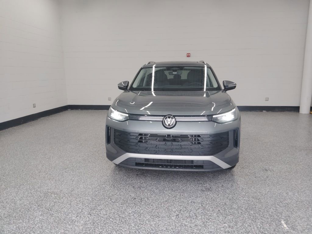 New 2026 Volkswagen Tiguan SE AWD/4WD image 2