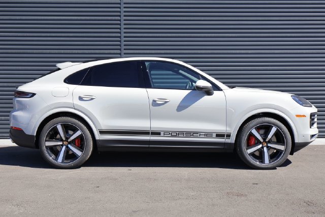 Used 2026 Porsche Cayenne S AWD/4WD image 8