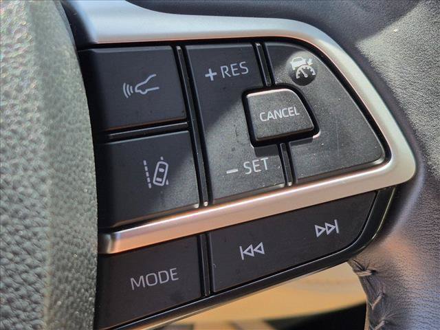 Used 2024 Toyota Highlander XLE FWD image 13