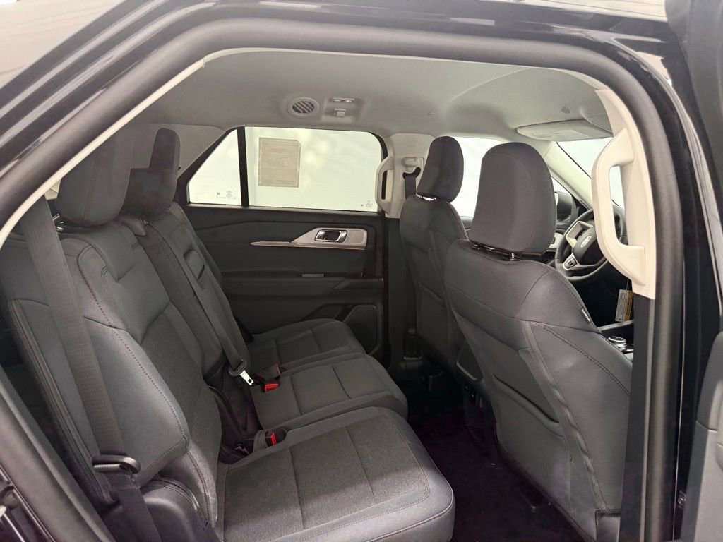 New 2025 Ford Explorer Active image 17