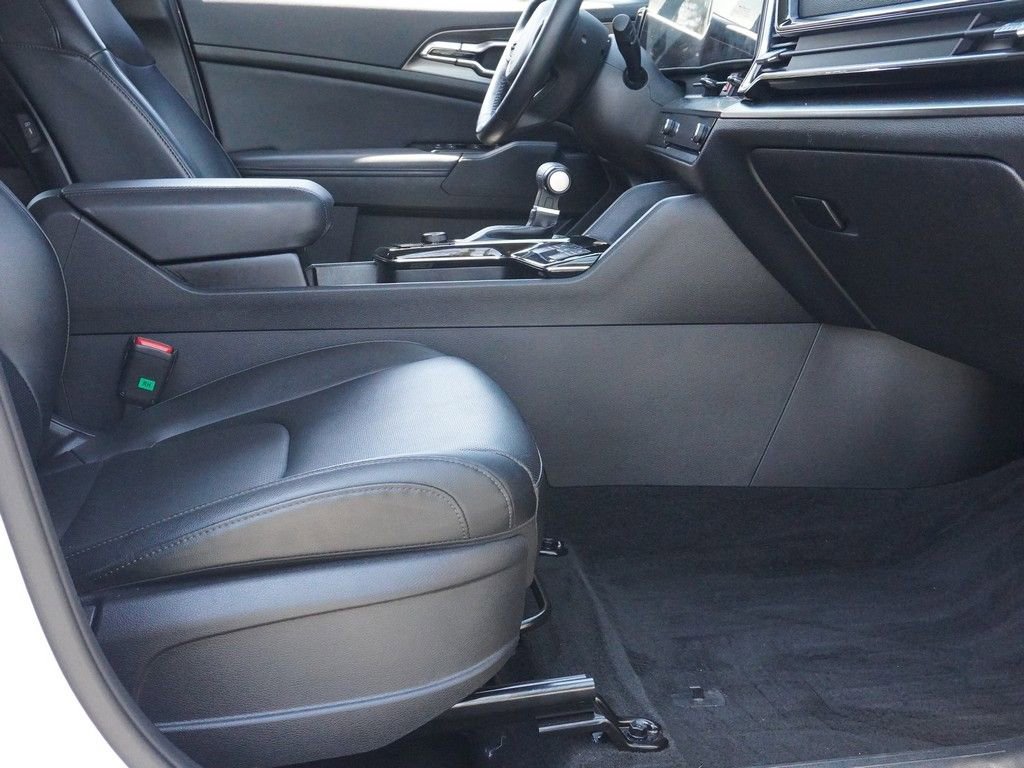 Used 2023 Kia Sportage EX image 24