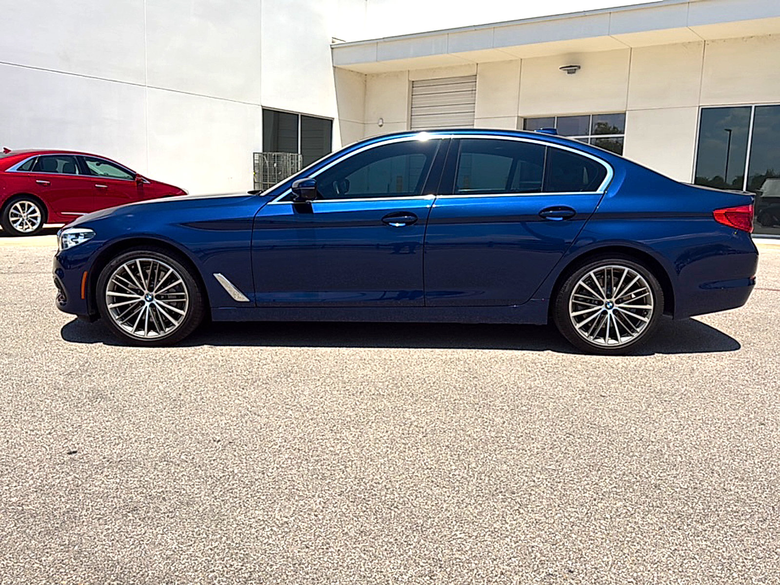 Used 2020 BMW 530i w/ Premium Package RWD image 4