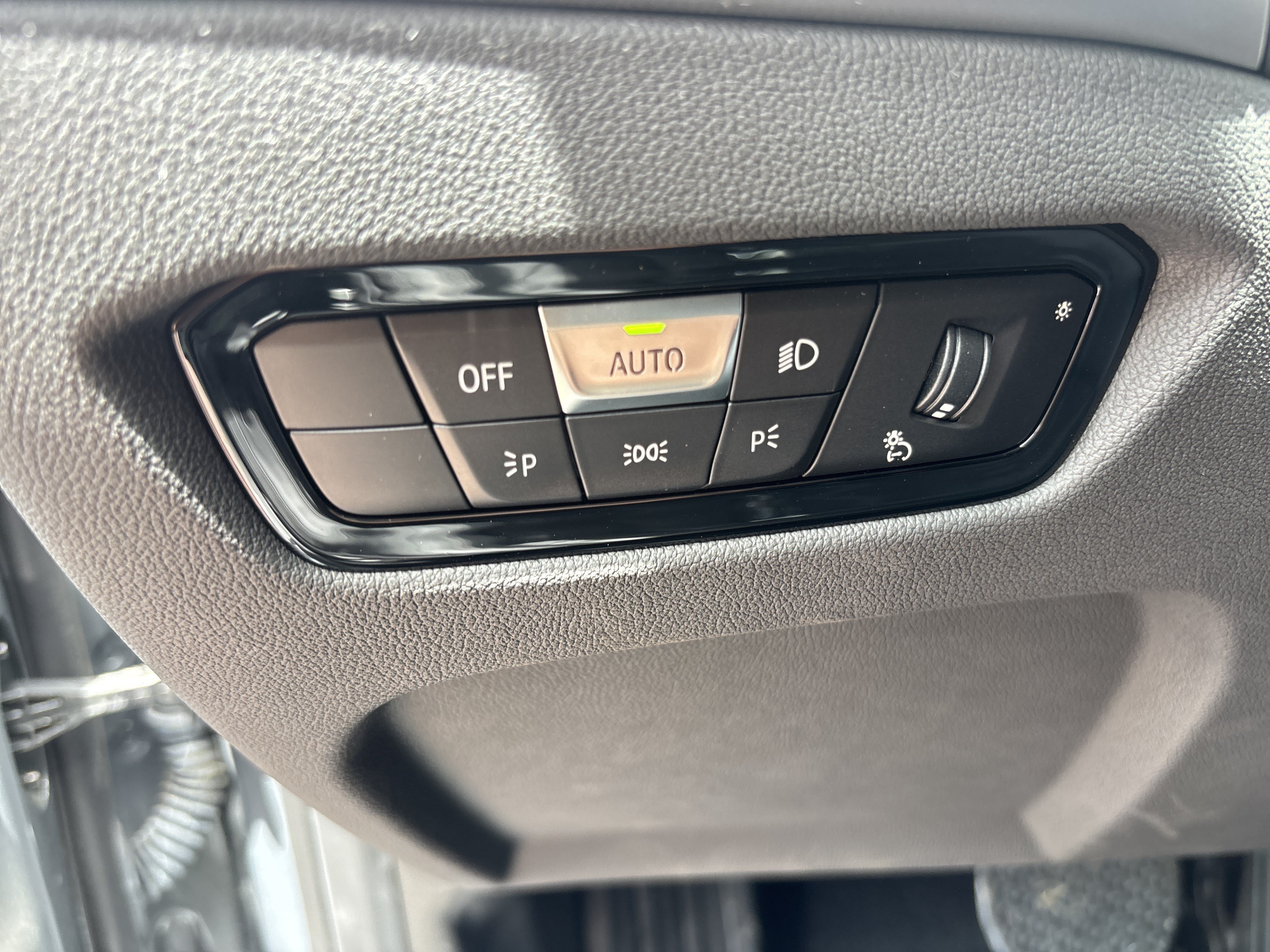 Used 2025 BMW 330i Sedan RWD image 37