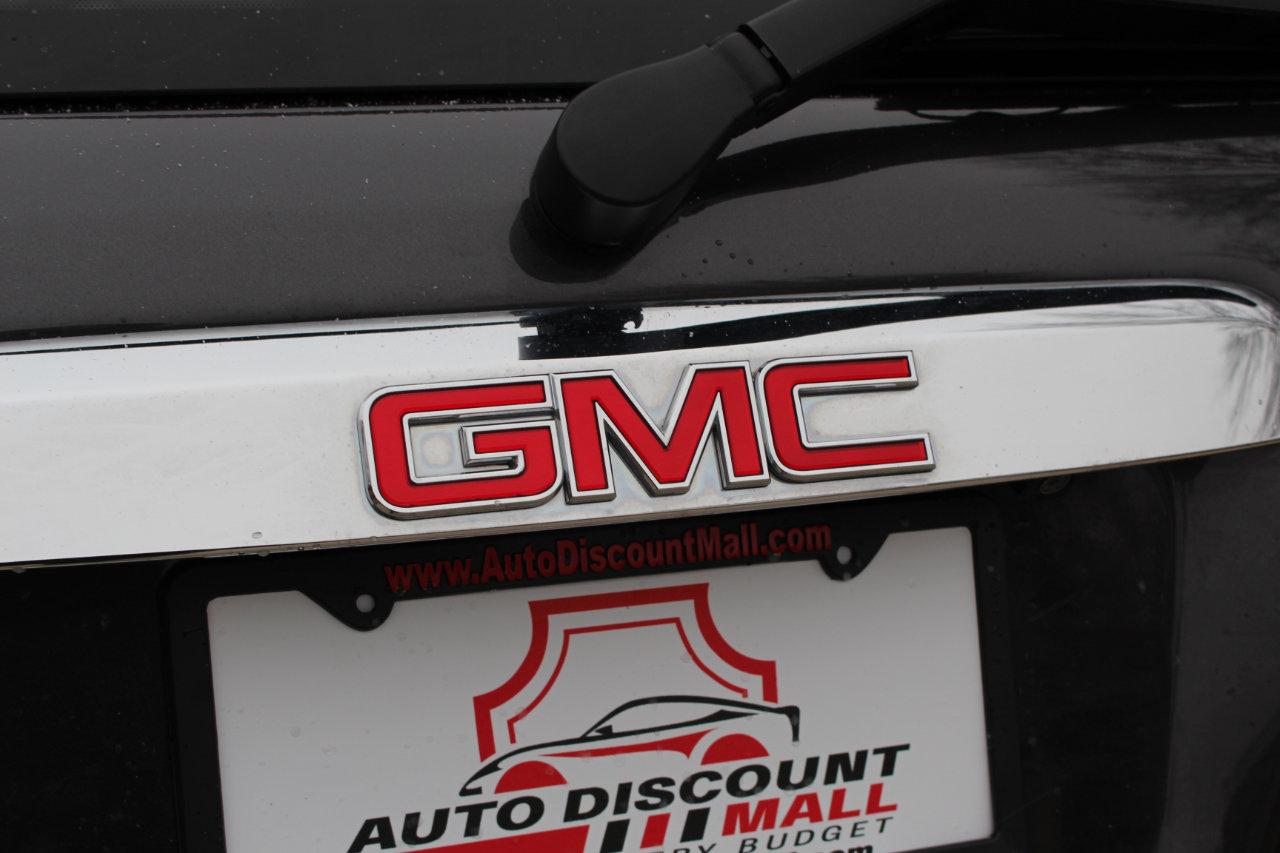 Used 2015 GMC Acadia SLE image 44