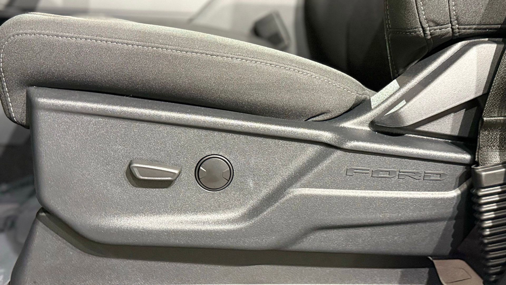 New 2026 Ford F150 XLT w/ XLT Black Appearance Package image 34