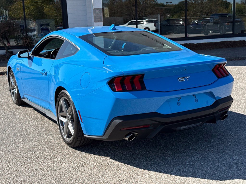 Used 2025 Ford Mustang GT RWD image 10