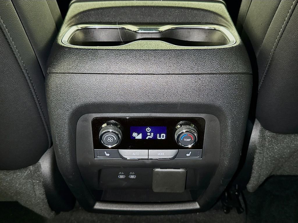 Certified 2025 Chevrolet Traverse RS FWD image 24