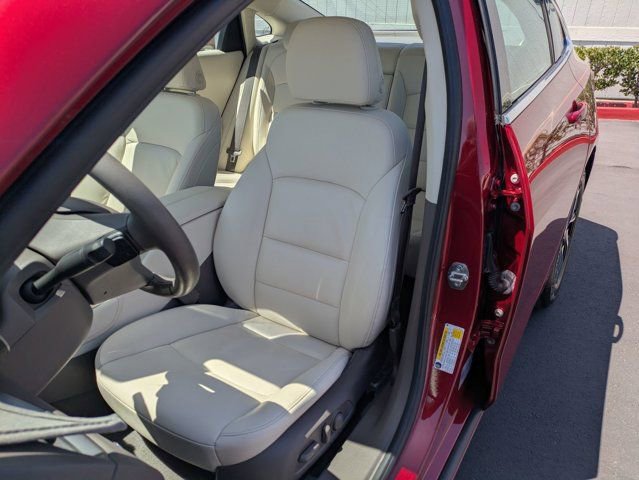 Used 2022 Chevrolet Malibu LT w/ Leather Package FWD image 11