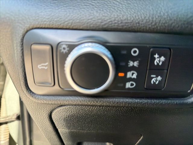 Used 2020 Ford Explorer XLT w/ Comfort Package image 21