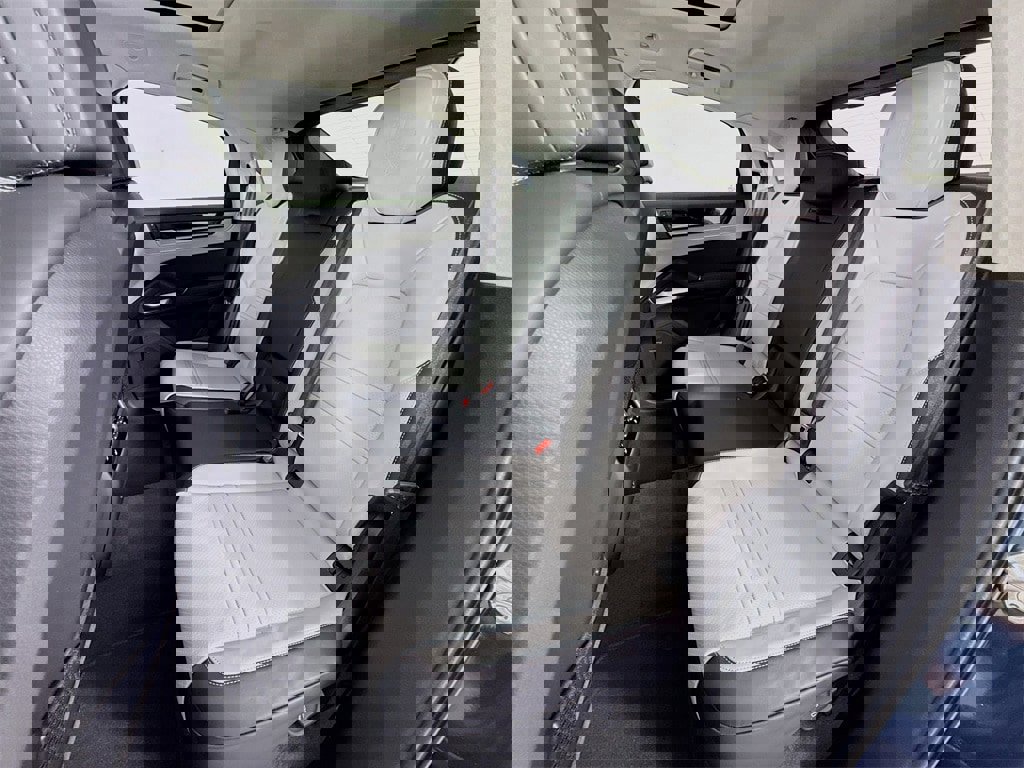 New 2026 Porsche Cayenne S image 25