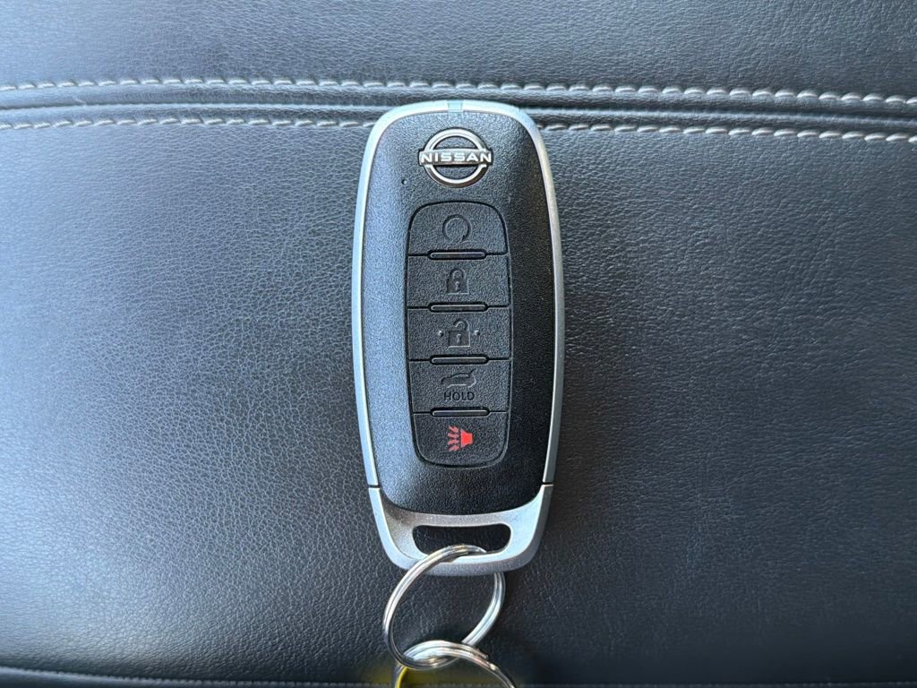 Used 2025 Nissan Pathfinder SV image 30