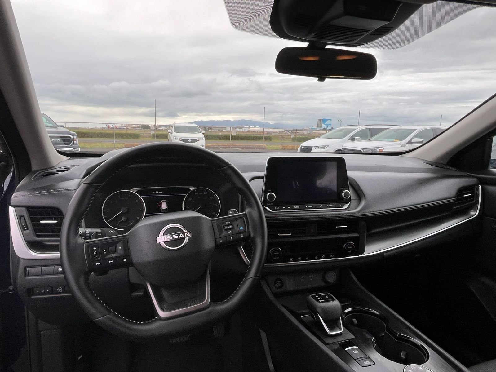 Used 2025 Nissan Rogue SV AWD/4WD image 34
