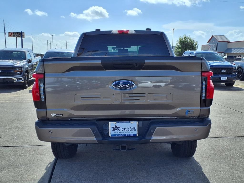 Used 2023 Ford F150 Lightning XLT AWD/4WD image 5