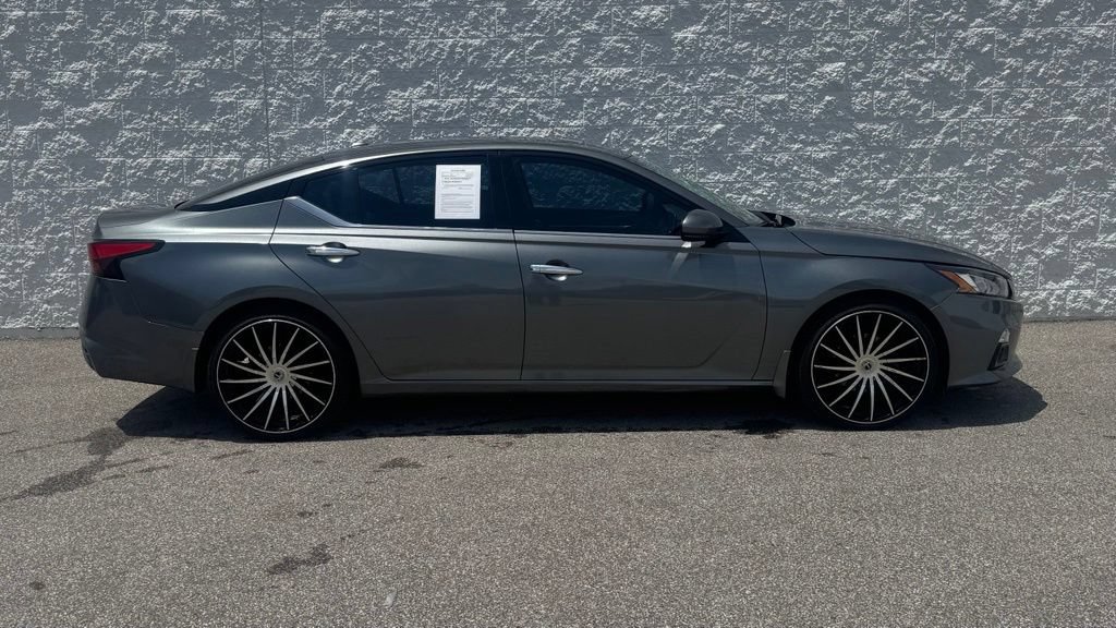 Used 2022 Nissan Altima 2.5 SL FWD image 2