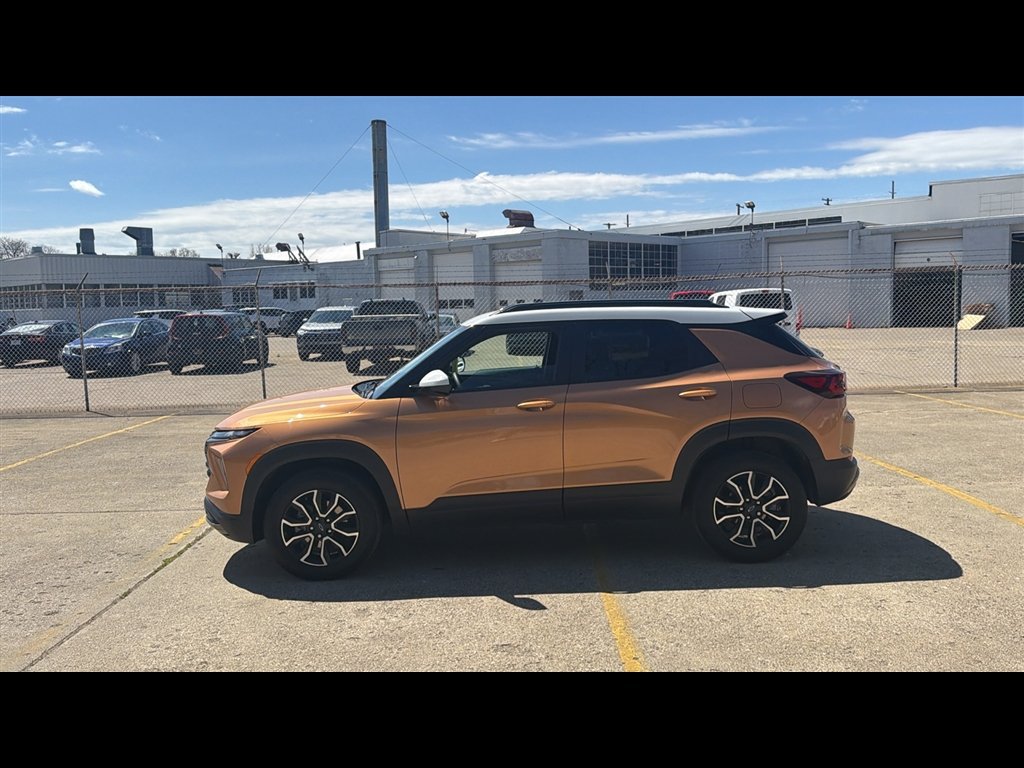 Used 2024 Chevrolet TrailBlazer ACTIV AWD/4WD image 3