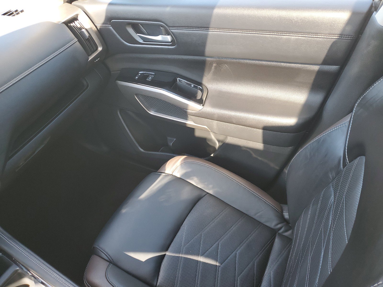 Certified 2023 Nissan Pathfinder Platinum image 12