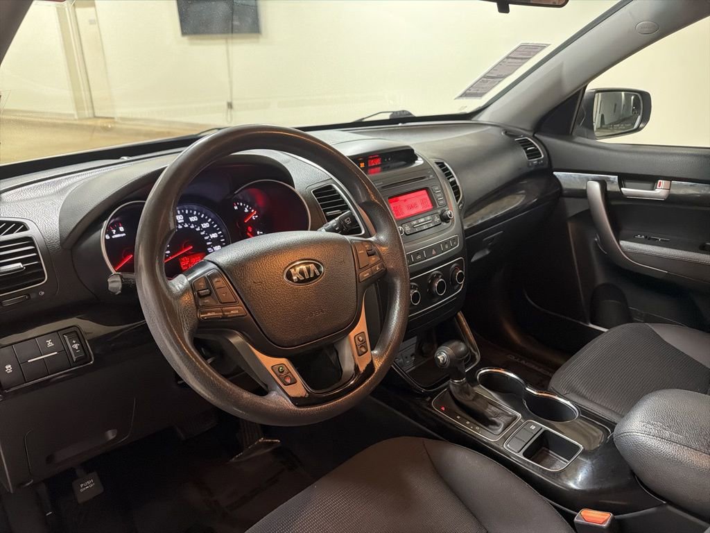Used 2015 Kia Sorento LX image 19