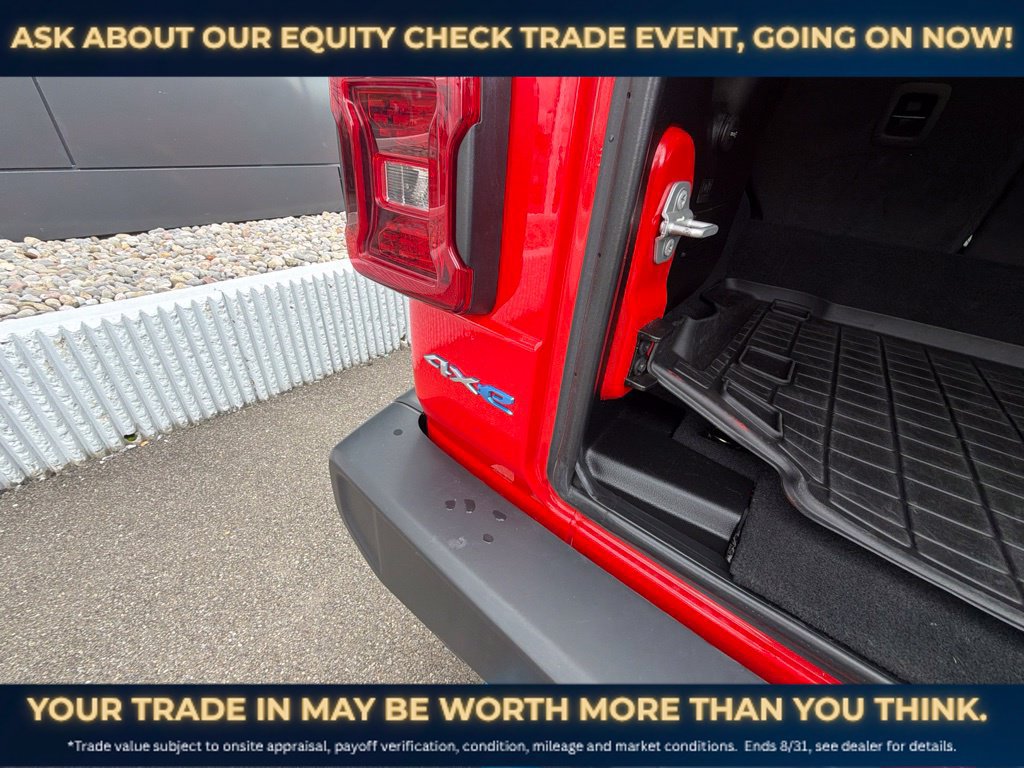 Used 2022 Jeep Wrangler Unlimited Sahara AWD/4WD image 21