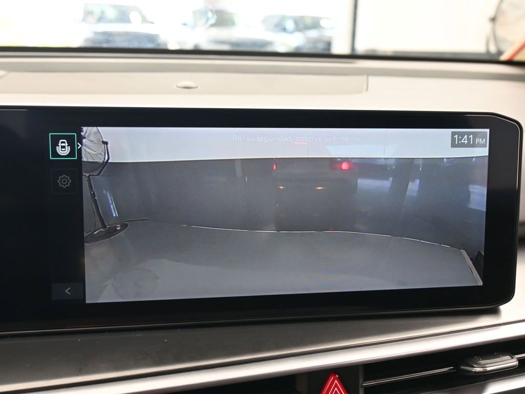 Used 2025 Kia Sorento LX image 18