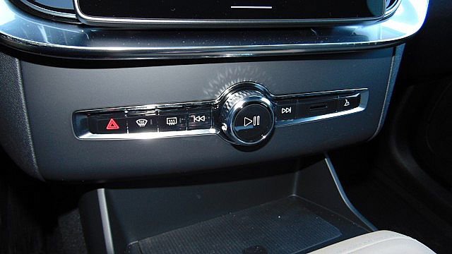 New 2026 Volvo XC90 B6 Ultra w/ Protection Package image 19