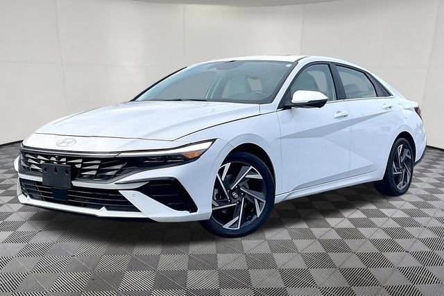 Certified 2024 Hyundai Elantra Limited image 3