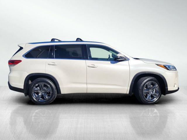 Used 2017 Toyota Highlander Limited Platinum AWD/4WD image 3