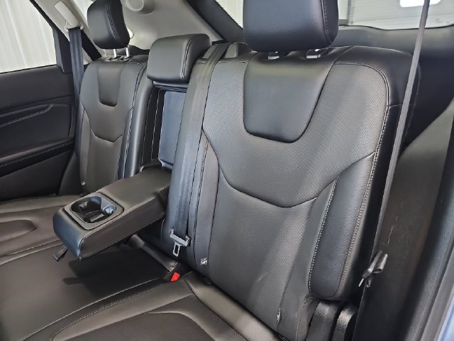Used 2018 Ford Edge Titanium w/ Equipment Group 301A AWD/4WD image 37