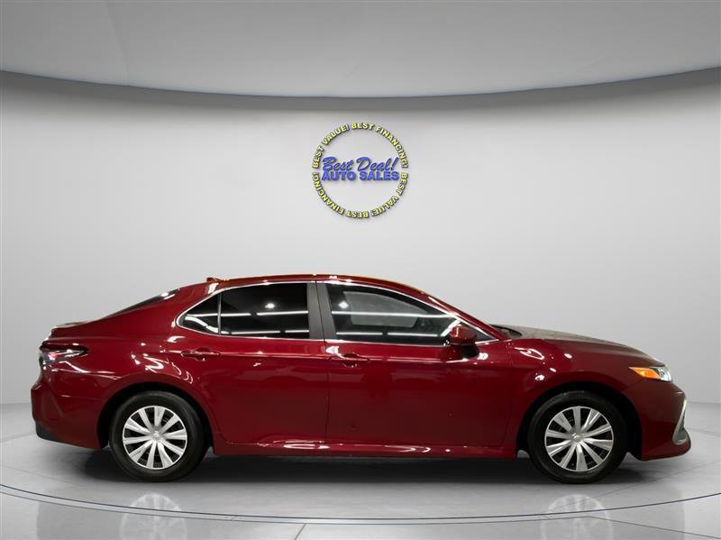 Used 2022 Toyota Camry LE image 6