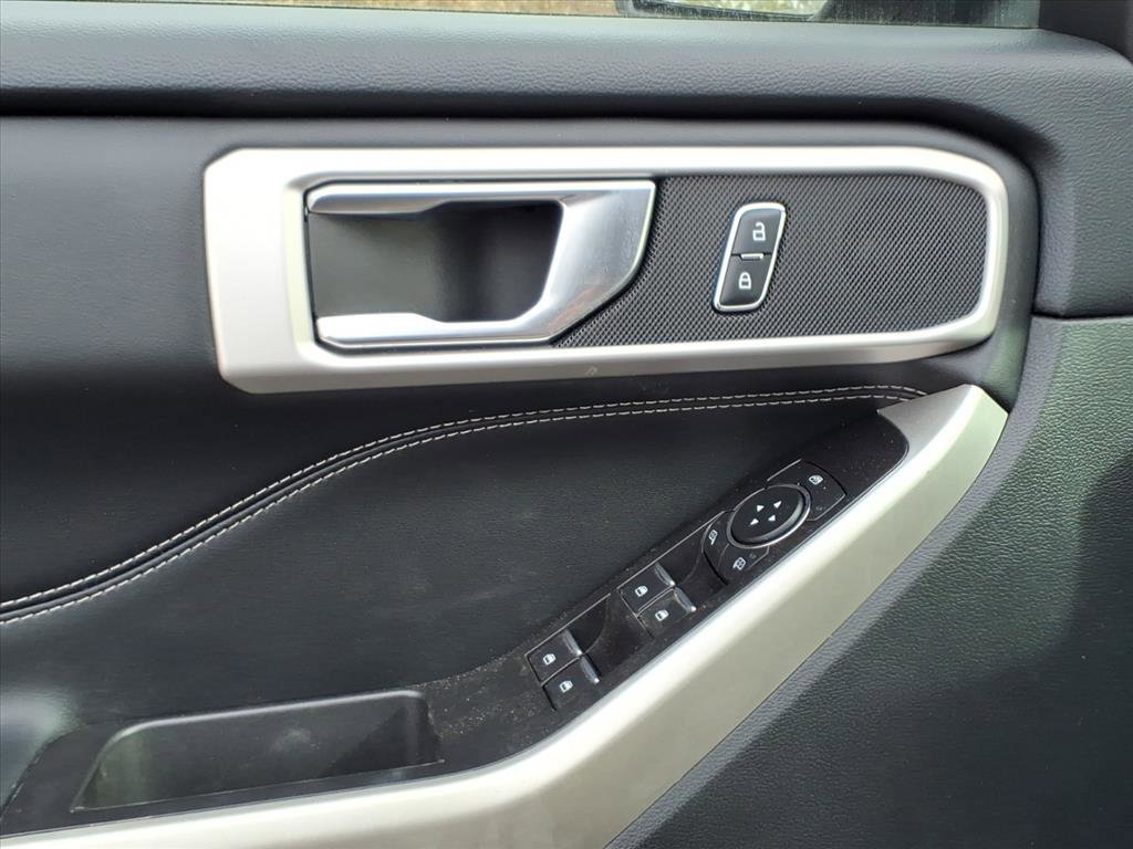 Used 2022 Ford Explorer XLT w/ Equipment Group 202A image 25