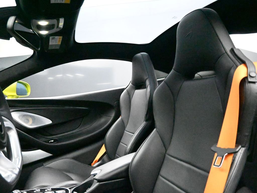 Used 2022 McLaren GT image 3