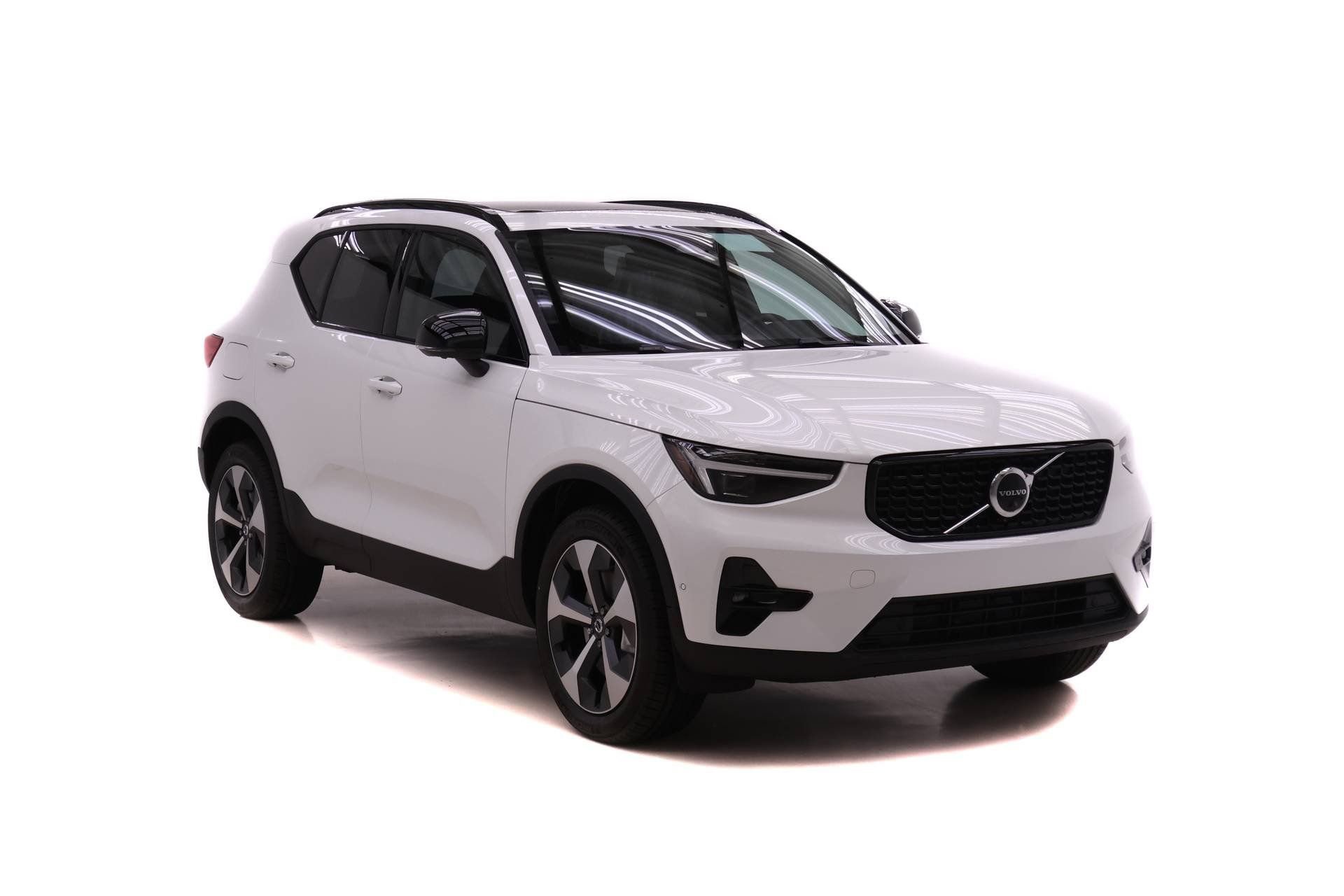 New 2026 Volvo XC40 B5 Plus w/ Protection Package Premier AWD/4WD image 2