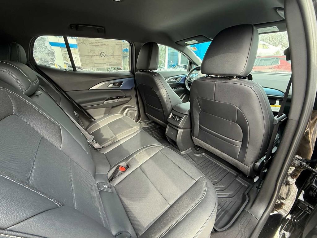 Used 2025 Chevrolet Equinox EV LT w/ Convenience Package image 31