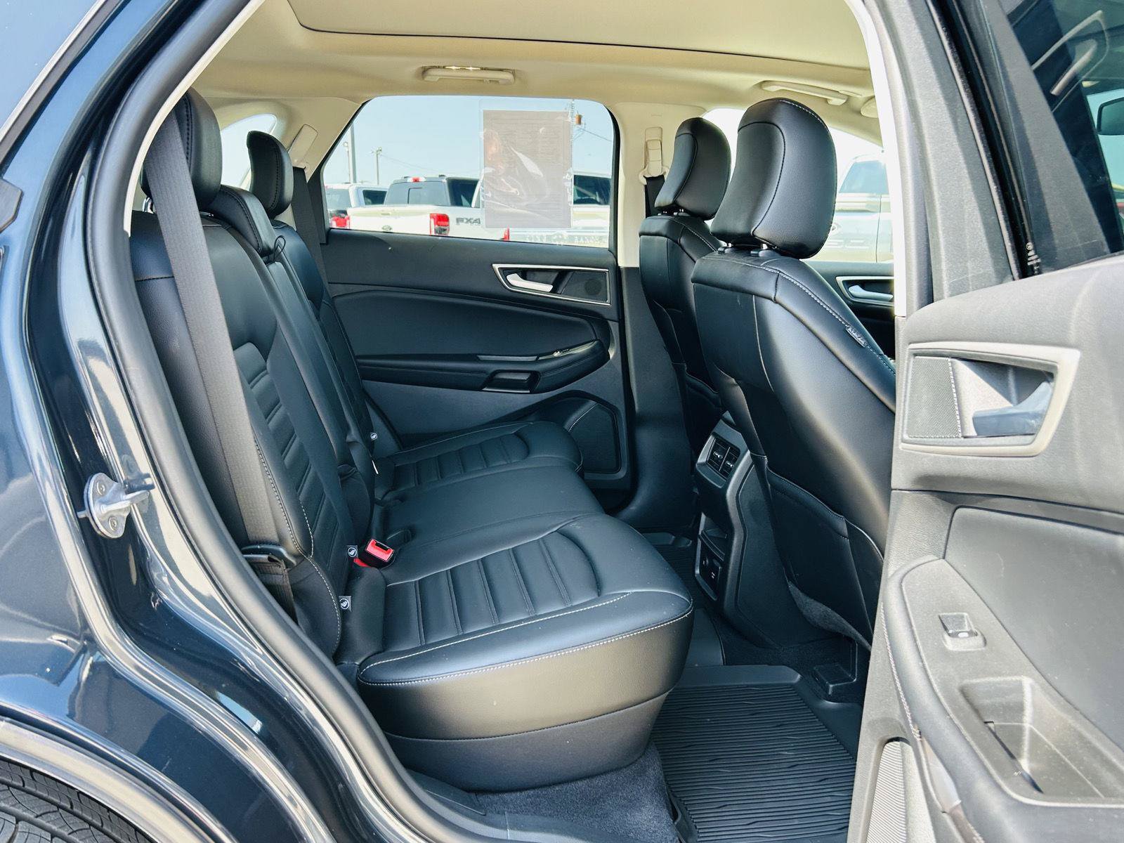 Used 2024 Ford Edge SEL w/ Convenience Package AWD/4WD image 31