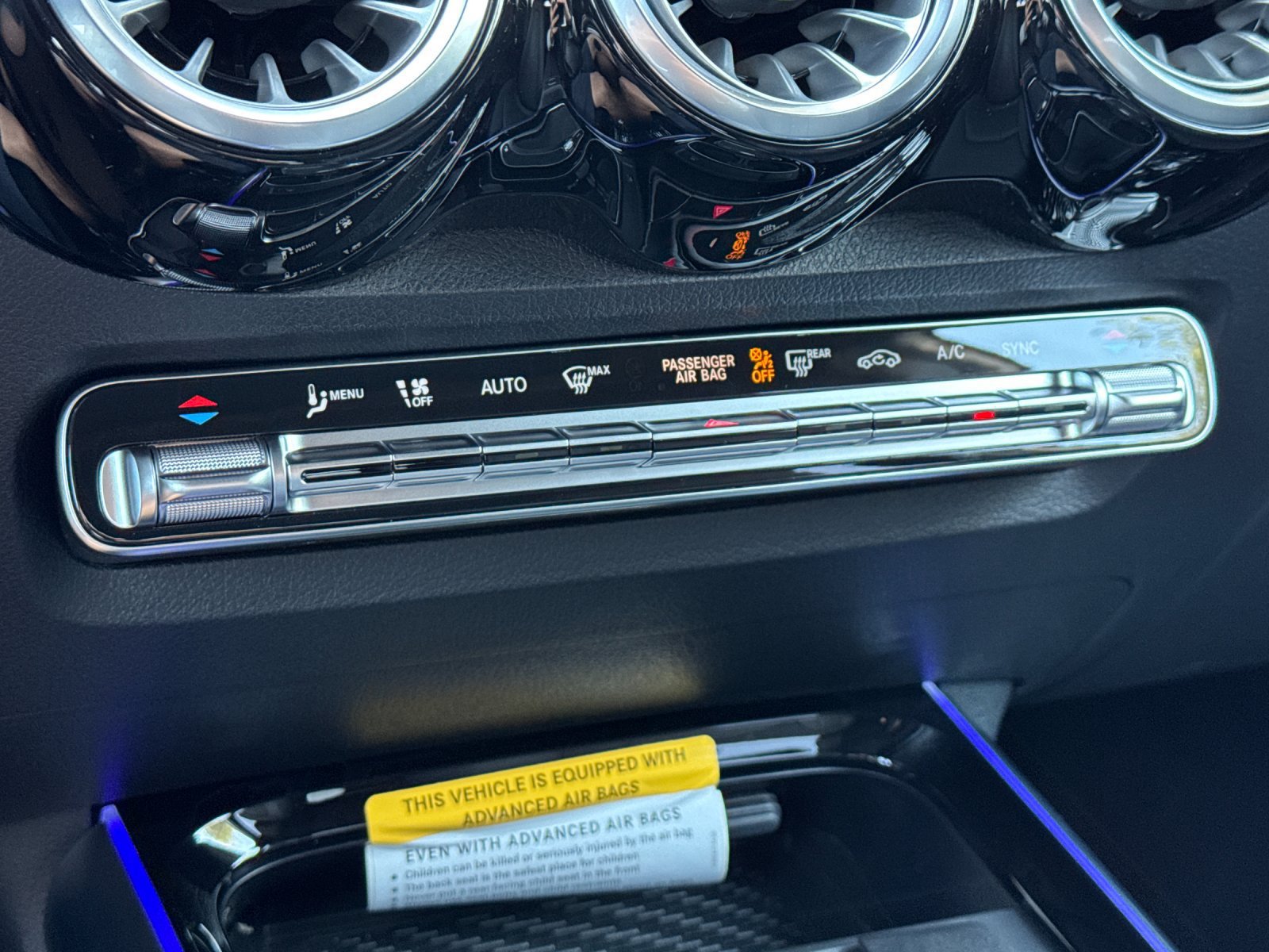 New 2026 Mercedes-Benz GLB 250 4MATIC image 19