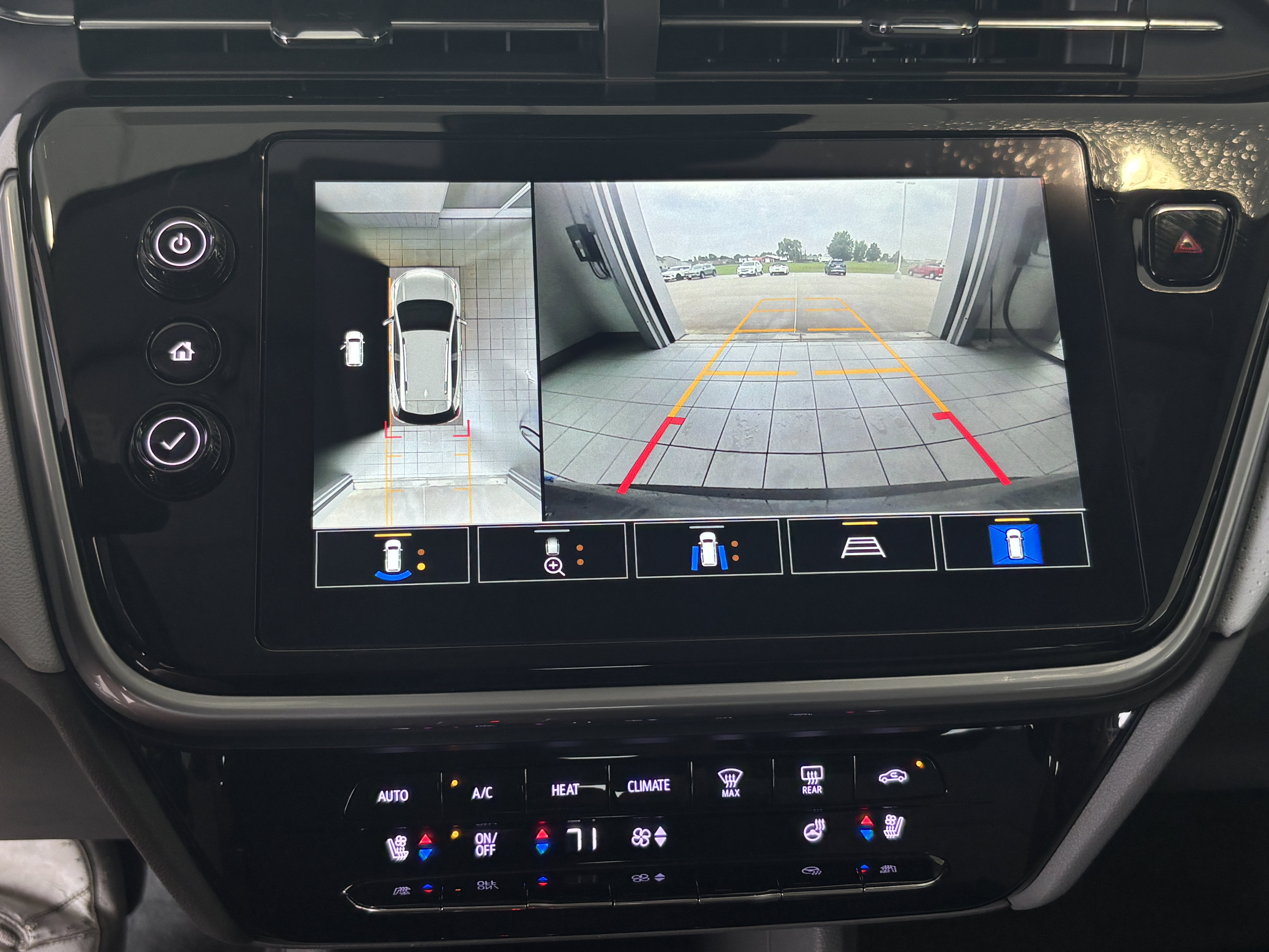 Used 2023 Chevrolet Bolt EUV Premier FWD image 14