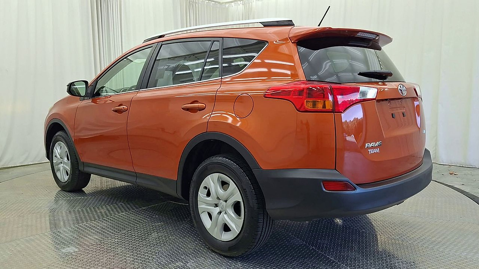 Used 2015 Toyota RAV4 LE FWD image 12