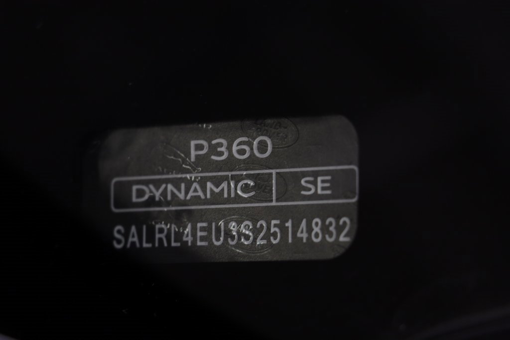 New 2025 Land Rover Discovery Dynamic SE image 25