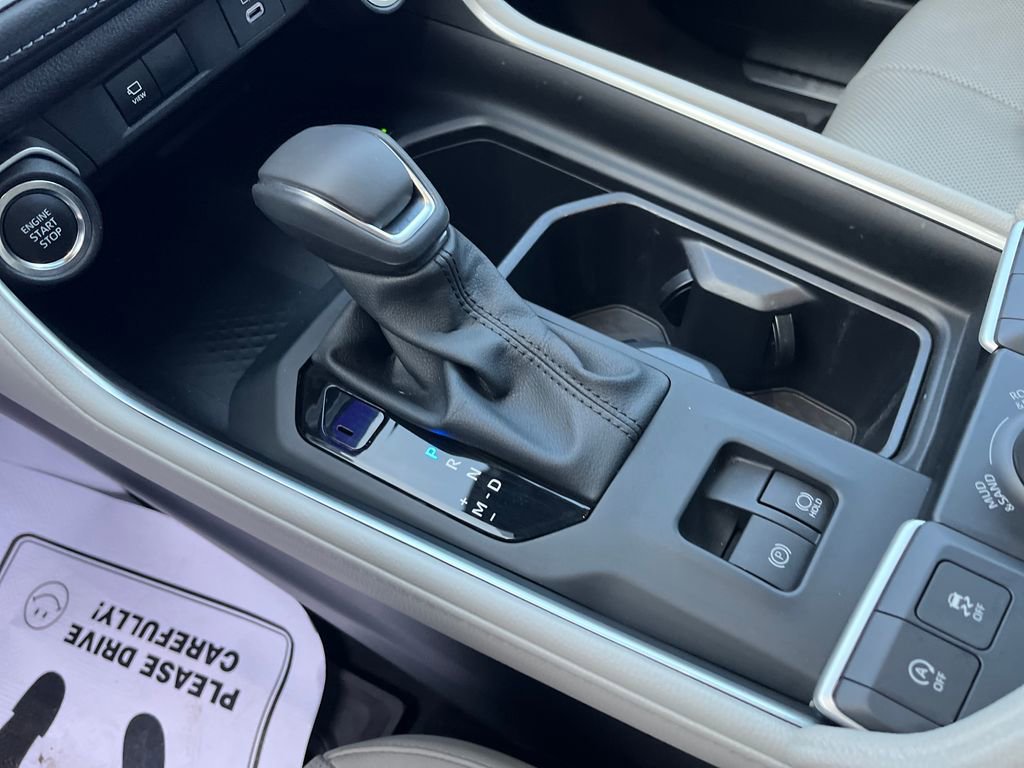 Certified 2025 Toyota Grand Highlander Platinum image 24