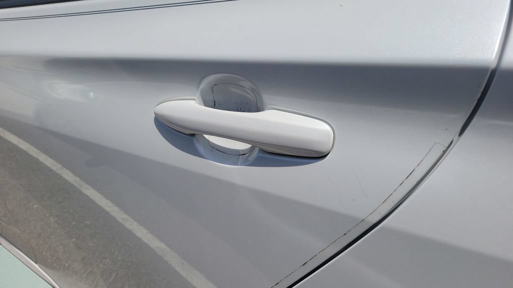 Used 2021 Toyota Prius Prime XLE FWD image 12