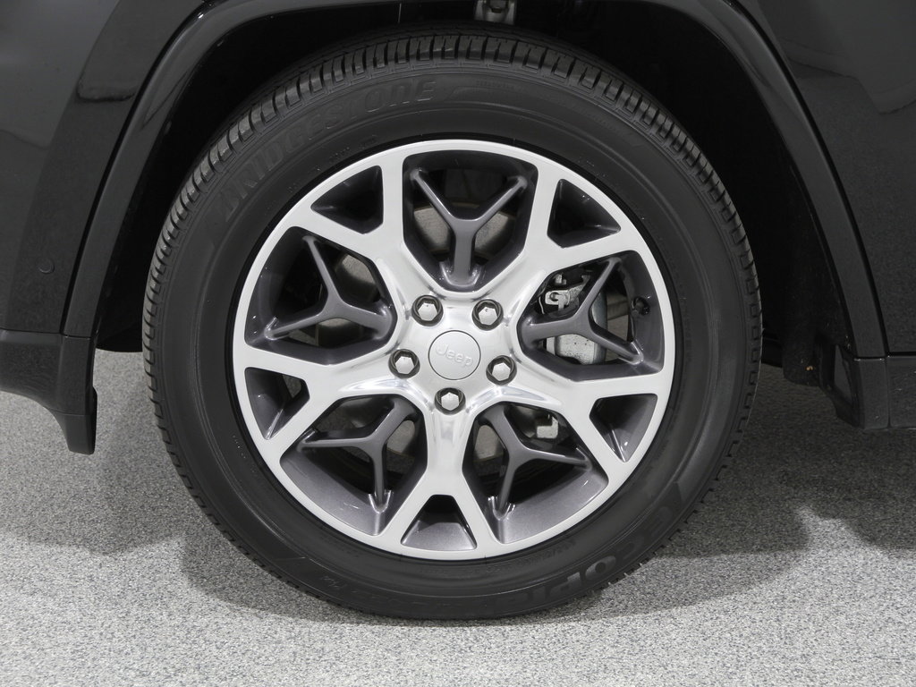 Used 2021 Jeep Grand Cherokee Overland image 25