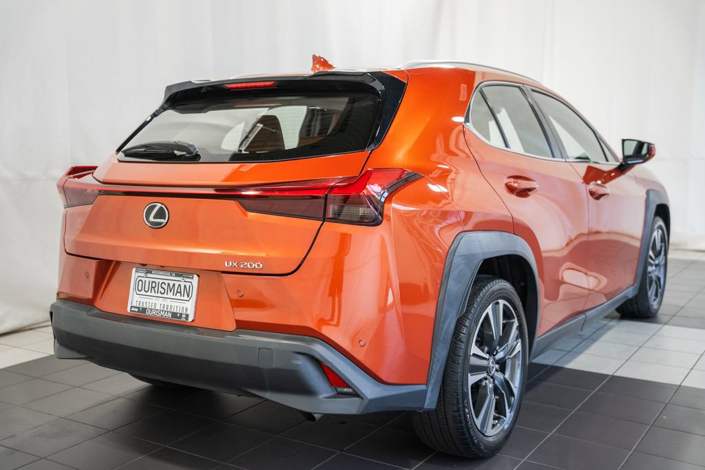 Used 2019 Lexus UX 200 w/ Premium Package FWD image 4