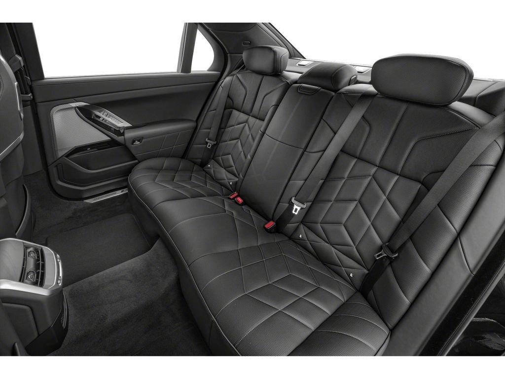 New 2026 BMW 750e xDrive w/ Executive Package image 8