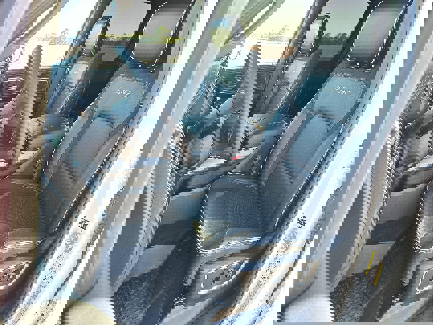 Used 2025 RAM 1500 Laramie w/ Night Edition image 11