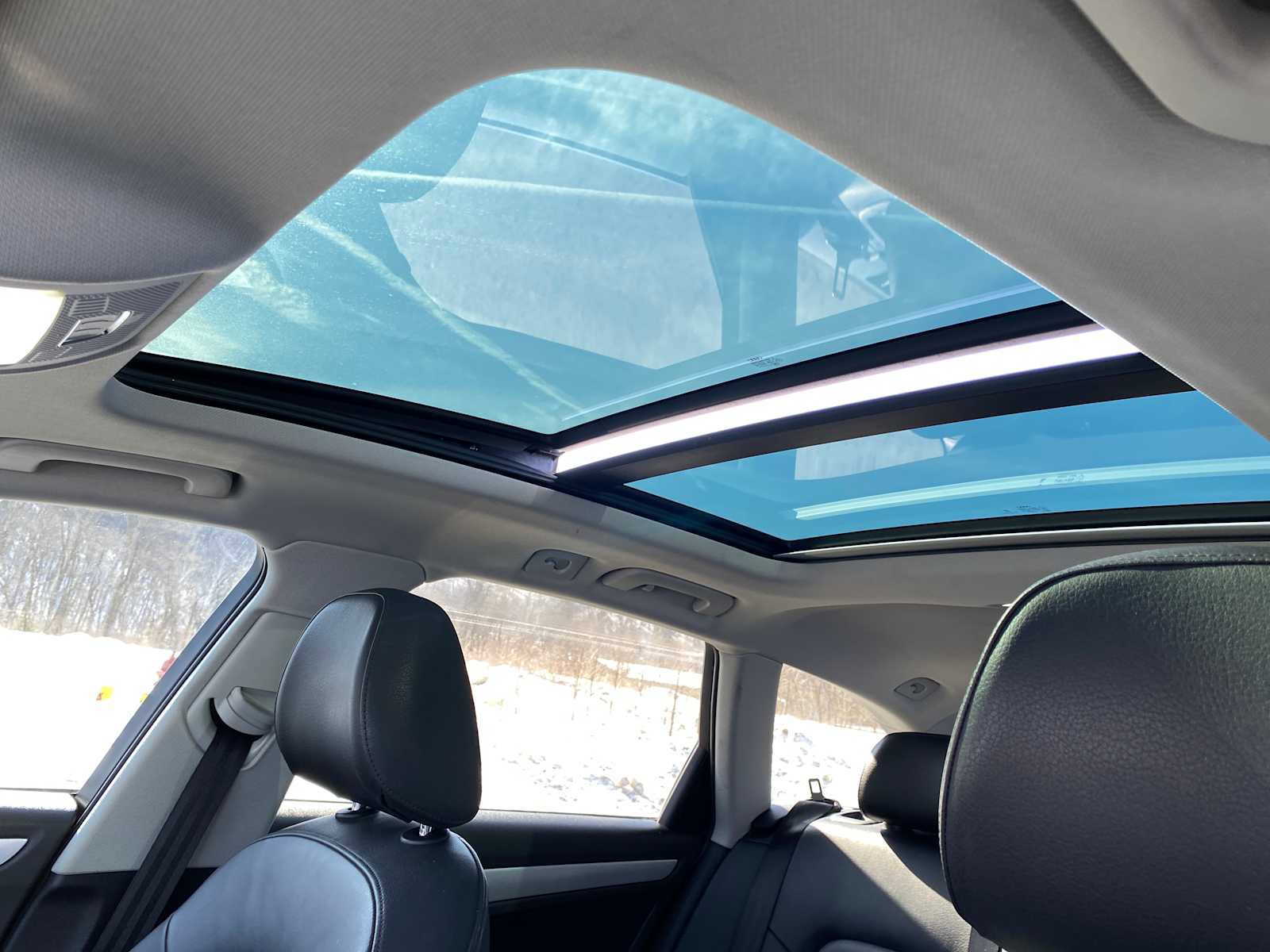 Used 2016 Audi A4 Premium Plus w/ Technology Package image 26