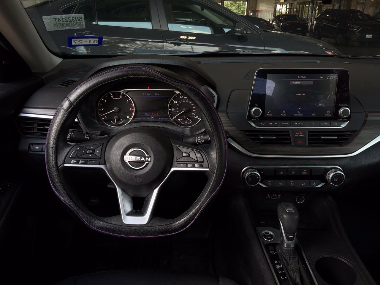 Used 2025 Nissan Altima 2.5 SV FWD image 14