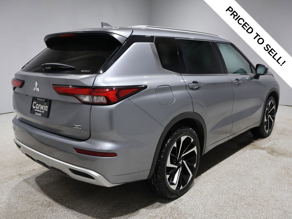 Used 2022 Mitsubishi Outlander SEL image 2