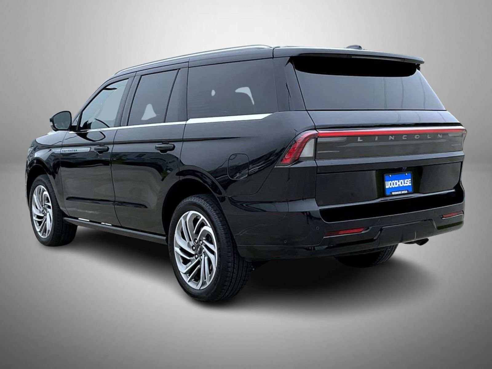 Used 2025 Lincoln Navigator Reserve AWD/4WD image 7