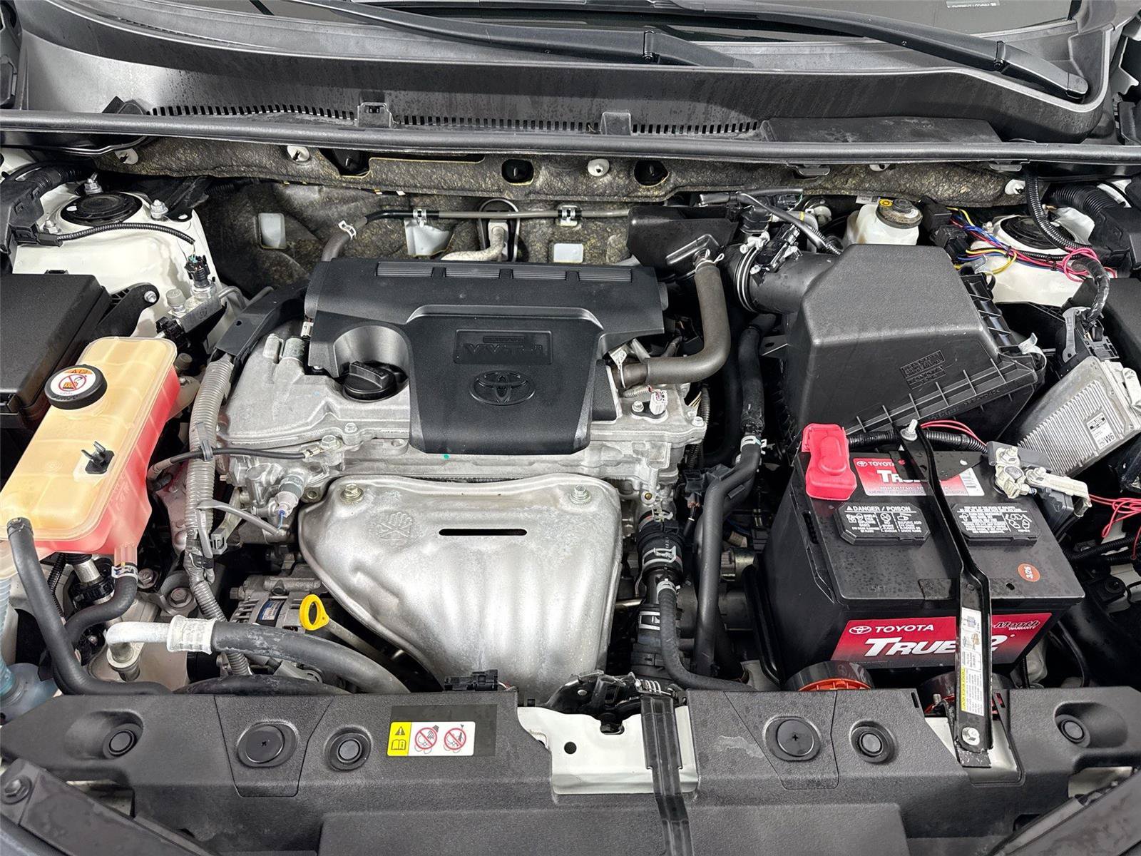 Used 2018 Toyota RAV4 LE FWD image 42