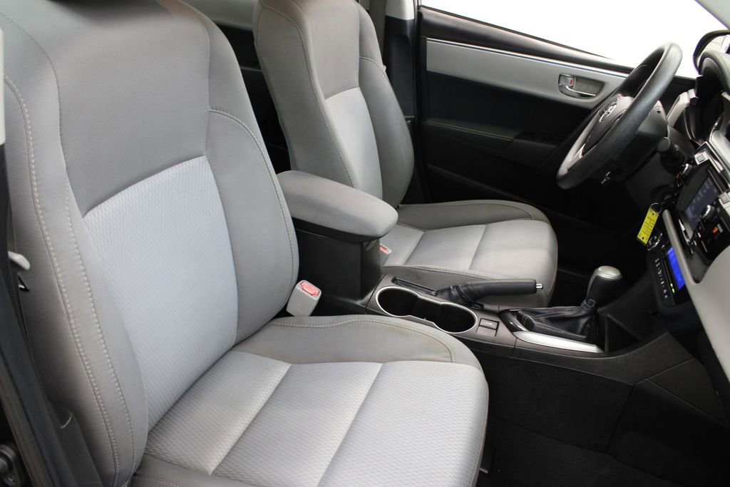 Used 2016 Toyota Corolla LE FWD image 19